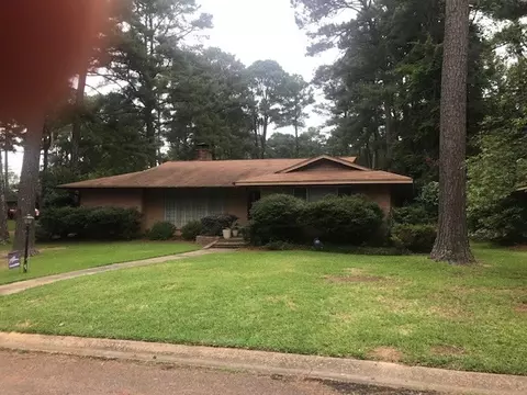 1334 Tanglewood Pl, Jackson, MS 39204 photo 1