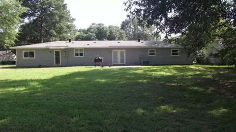 334 Melrose Dr, Jackson, MS 39211 photo 2
