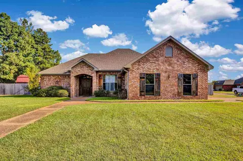 124 Carriage Ln, Florence, MS 39073 photo 1