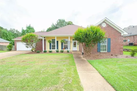 325 Afton Dr, Brandon, MS 39042 photo 2