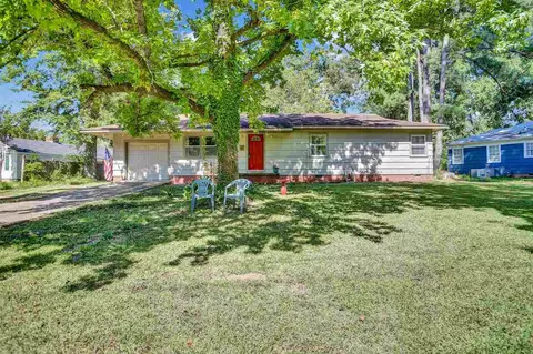 820 Colonial Cir, Jackson, MS 39211 photo 2