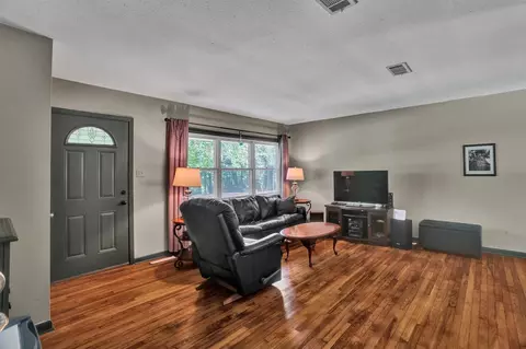 820 Colonial Cir, Jackson, MS 39211 photo 7