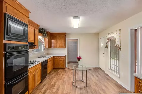 6244 Whitestone Rd, Jackson, MS 39206 photo 8