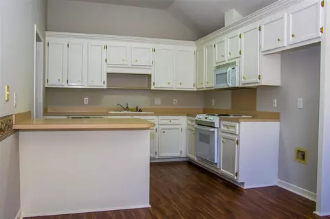 205 Chestnut Dr, Brandon, MS 39047 photo 9