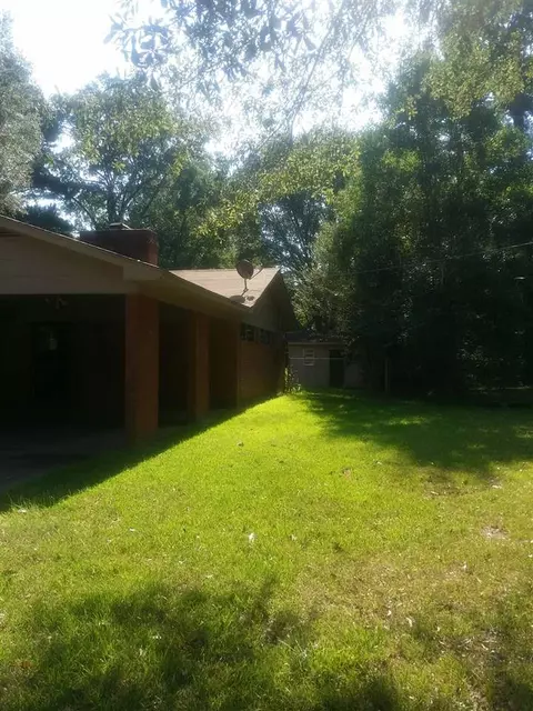 1066 Willow Ave, Canton, MS 39046 photo 3