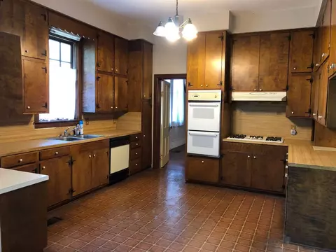 355 E Center St, Canton, MS 39046 photo 5