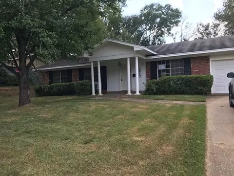 1217 Winnrose St, Jackson, MS 39211 photo 1
