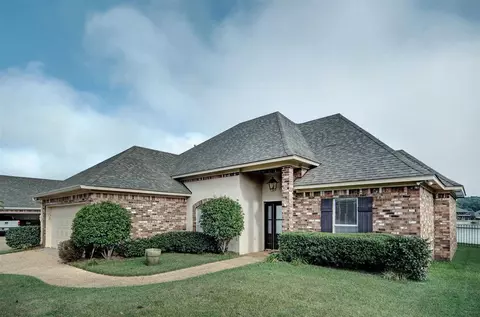 413 Providence Dr, Brandon, MS 39042 photo 1