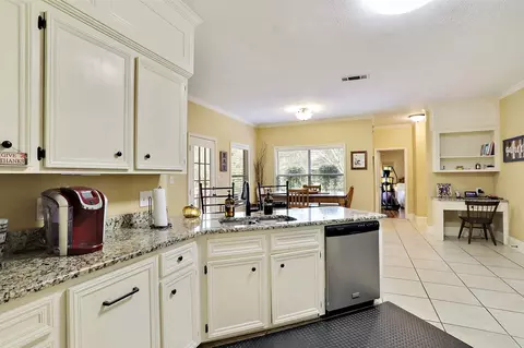 74 Eastgate Dr, Brandon, MS 39042 photo 13