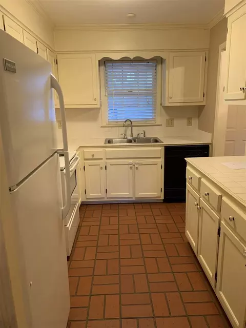 1468 Roxbury Ct #1468, Jackson, MS 39211 photo 3