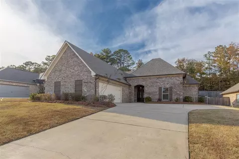 618 Macbeth St, Brandon, MS 39047 photo 1