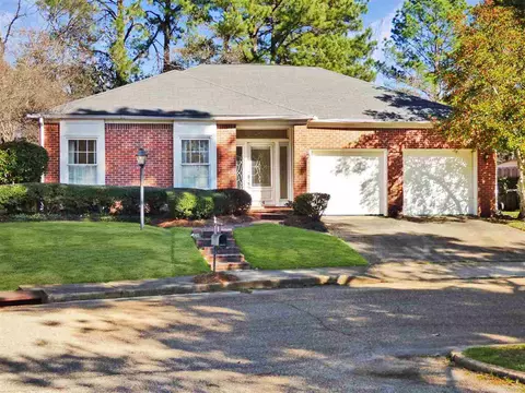 54 Robinwood Pl, Jackson, MS 39211 photo 2