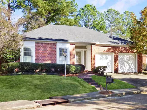 54 Robinwood Pl, Jackson, MS 39211 photo 1