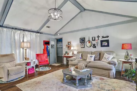 105 Falcon Ct, Brandon, MS 39047 photo 3