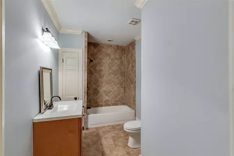1046 Whitworth St, Jackson, MS 39202 photo 3