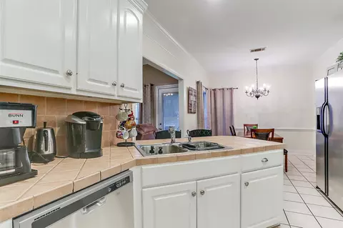 327 Devonport Cir, Raymond, MS 39154 photo 7