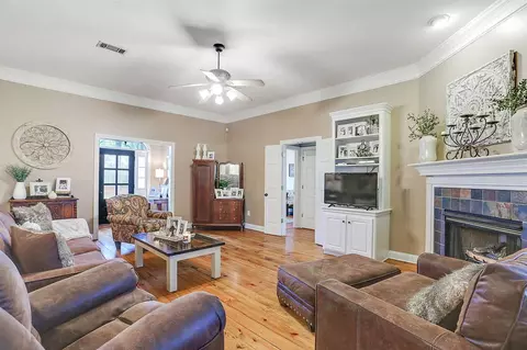 327 Devonport Cir, Raymond, MS 39154 photo 1