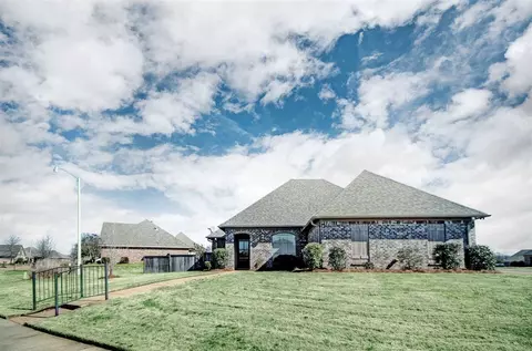 1010 Trinity Dr, Madison, MS 39110 photo 1