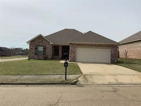 301 Silvertree Ln, Pearl, MS 39208 photo 1