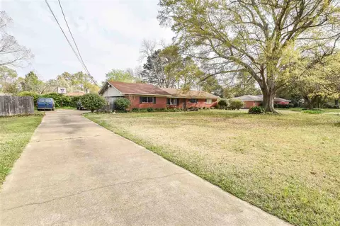 208 Mackey Dr, Madison, MS 39110 photo 2
