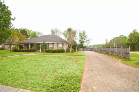 100 Warrior Ln, Clinton, MS 39056 photo 2