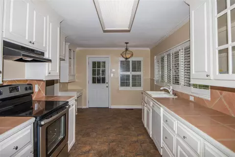 1535 Winchester St, Jackson, MS 39211 photo 5