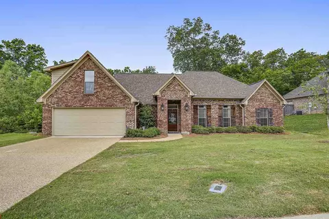 128 Marion Dr, Clinton, MS 39056 photo 1