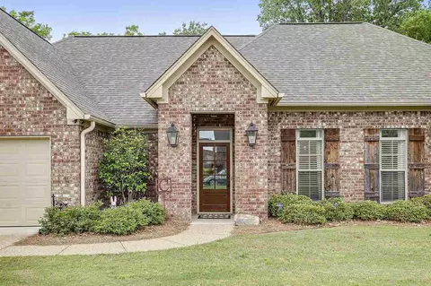 128 Marion Dr, Clinton, MS 39056 photo 3