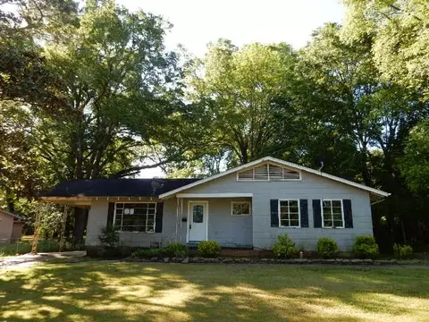 405 Benning Dr, Jackson, MS 39206 photo 1