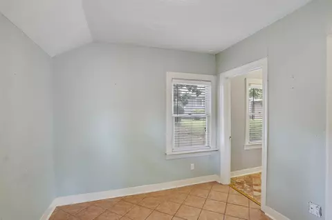 313 E College St, Clinton, MS 39056 photo 38