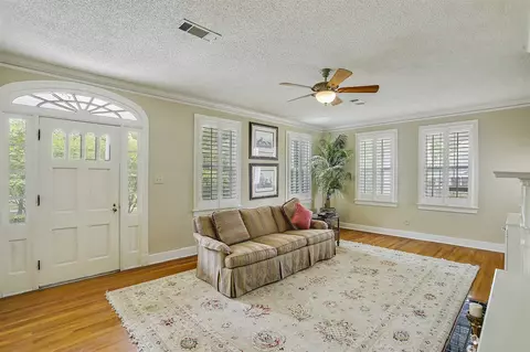 313 E College St, Clinton, MS 39056 photo 8