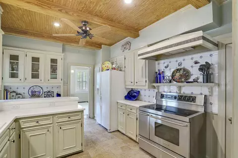 313 E College St, Clinton, MS 39056 photo 13
