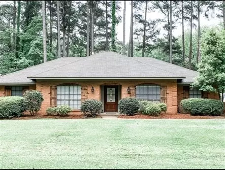 210 E Lake Dr, Brandon, MS 39047 photo 1