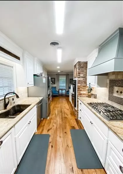 210 E Lake Dr, Brandon, MS 39047 photo 9