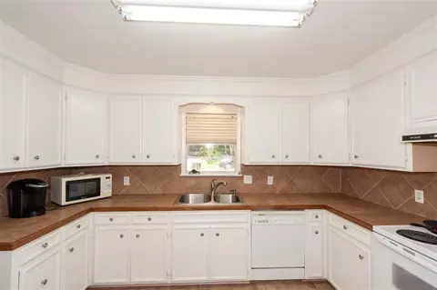 4322 Dunn St, Jackson, MS 39211 photo 8