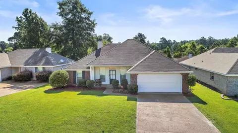 606 Edgewater Branch Dr, Brandon, MS 39042 photo 1