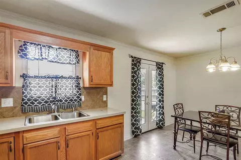606 Edgewater Branch Dr, Brandon, MS 39042 photo 10