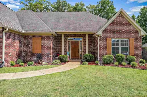 136 Marion Dr, Clinton, MS 39056 photo 3