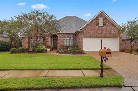 128 Eastside Dr, Brandon, MS 39047 photo 1