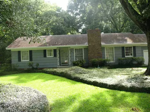 3731 Montrose Cir, Jackson, MS 39216 photo 1