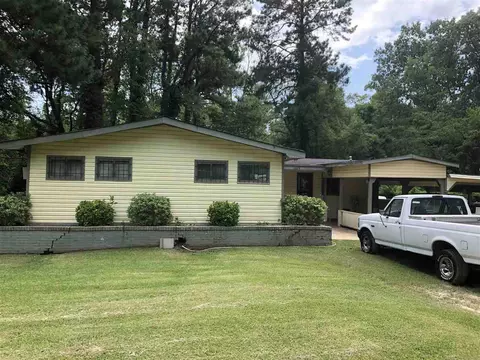 4229 Crescent Pl, Jackson, MS 39206 photo 1