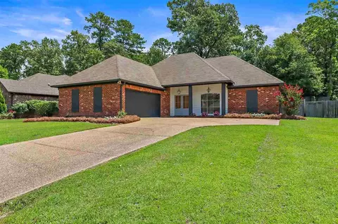 426 Pinebrook Cir, Brandon, MS 39047 photo 1