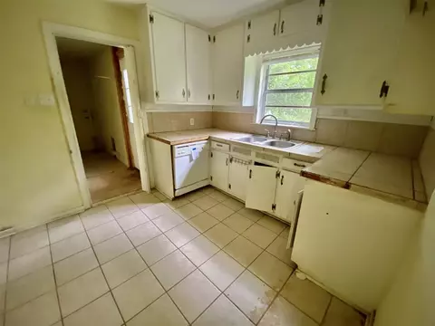 330 Lawrence Dr, Jackson, MS 39206 photo 8
