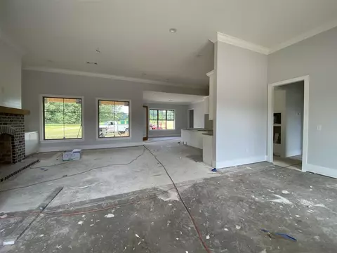 373 Driftwood Ln, Florence, MS 39073 photo 2