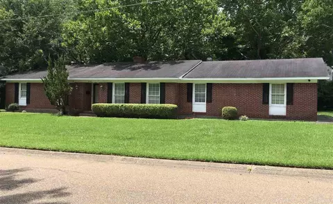 5841 Orchardview Dr, Jackson, MS 39211 photo 1