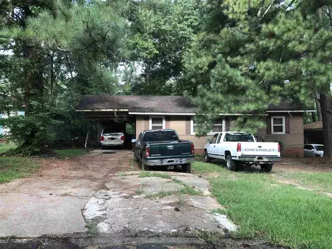 2369 Coronet Pl, Jackson, MS 39204 photo 1