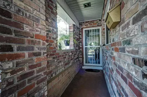 5123 Ridgewood Rd, Jackson, MS 39211 photo 3