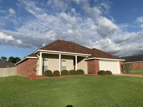 320 Martha Dr, Byram, MS 39272 photo 1