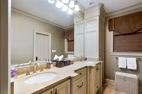 4239 N Honeysuckle, Jackson, MS 39211 photo 11