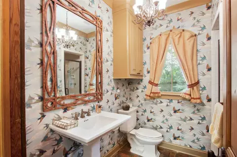 4239 N Honeysuckle, Jackson, MS 39211 photo 9